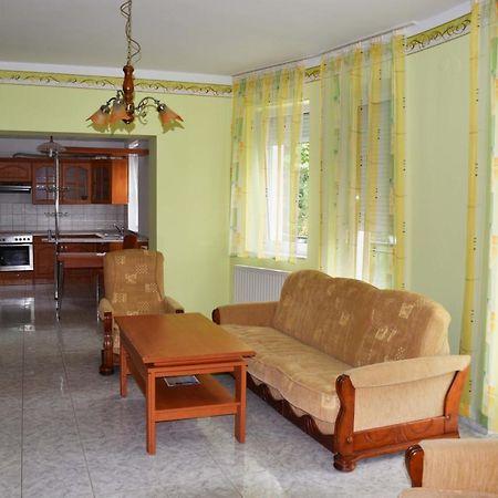 Pilikan Apartments Ленти Екстериор снимка